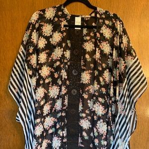 Sheer kimono with tassel and lace details